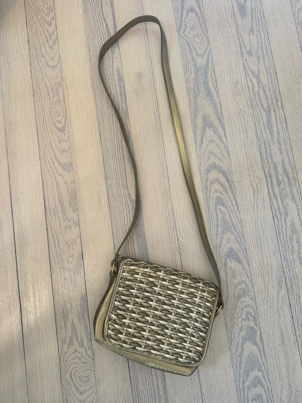 LORD & TAYLOR Women’s Gold Metallic Woven Leather Crossbody Bag